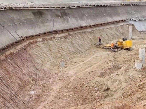 萨尔图基坑边坡加固